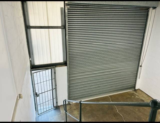 296M² WAREHOUSE TO LET IN RED HILL